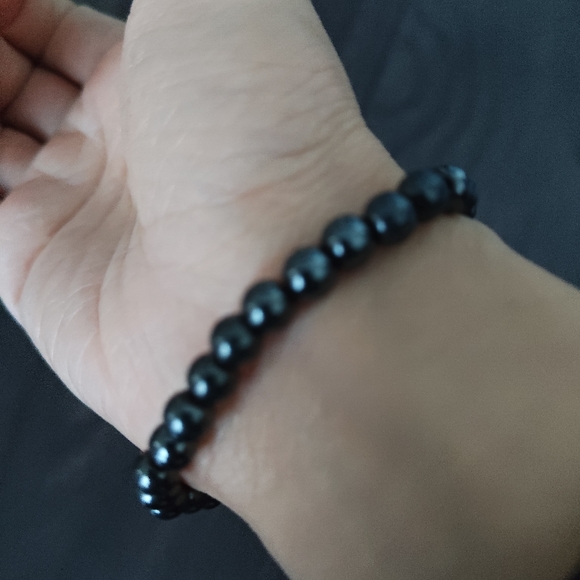 Magnetic black bracelet - Picture 2 of 3